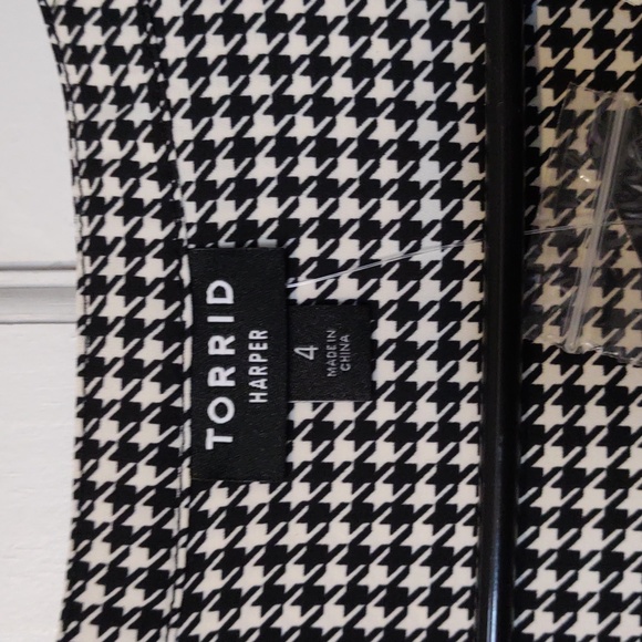 Harper Studio Crepe De Chine 3/4 Sleeve Blouse NWT - Picture 3 of 5